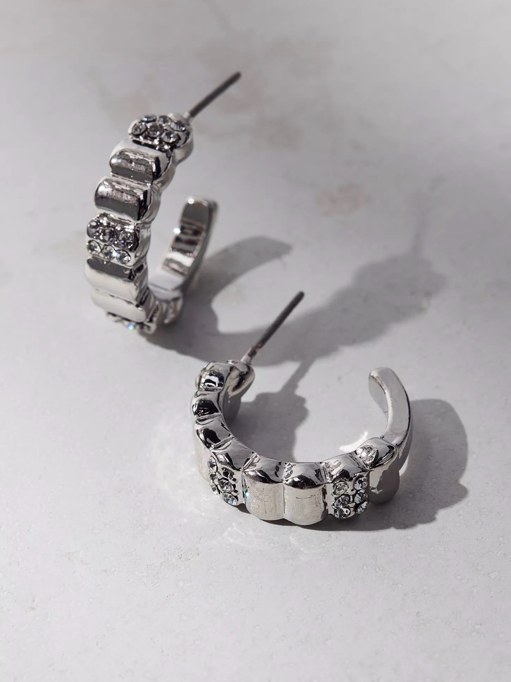 NWT Urban Outfitters Carolina Ridged Rhinestone Hoop Earrings